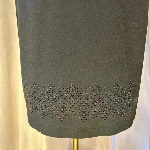 🧨Banana Republic Black Midi Pencil Skirt - Picture 3 of 5